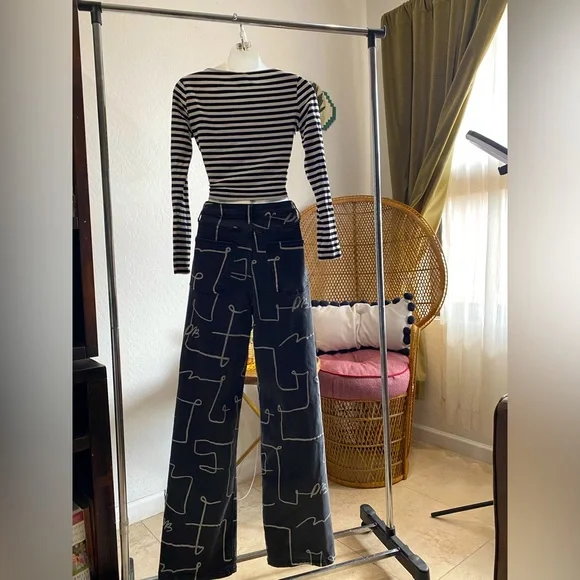 High Rise Wide Scribble Jeans - Picture 6 of 10